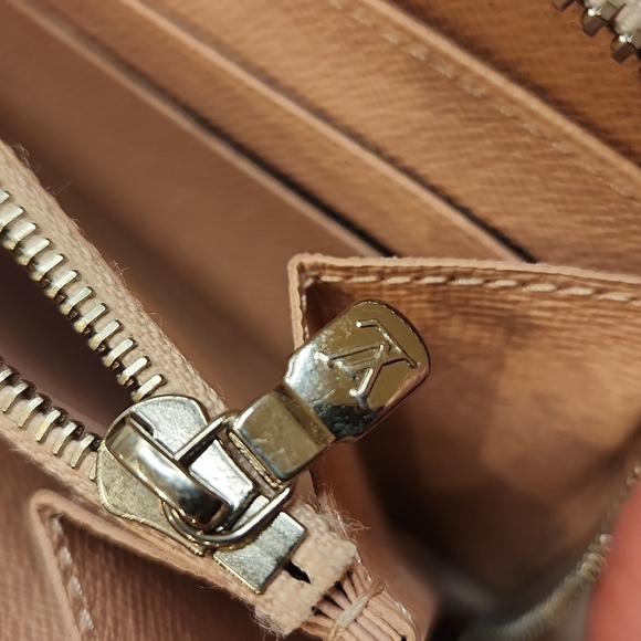 LOUIS VUITTON Pink Epi Leather Long Zippy Wallet - Picture 14 of 16